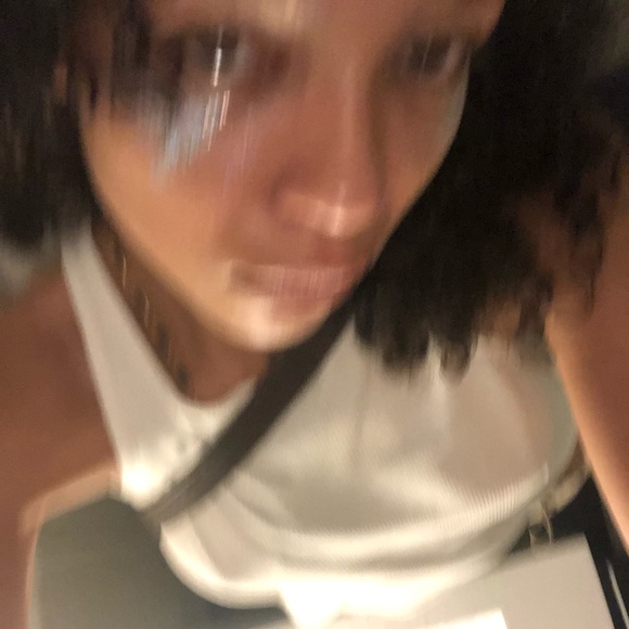 Meet your Posher, Olivia - Picture 1 of 1